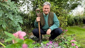 Alan Titchmarsh’s Gardening Club S01E03